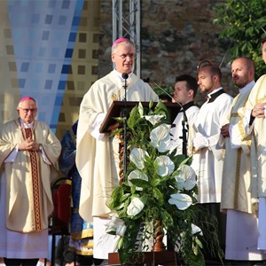 Pozdravni govor nadbiskupa Kutleše na proslavi svetkovine Majke Božje od Kamenitih vrata